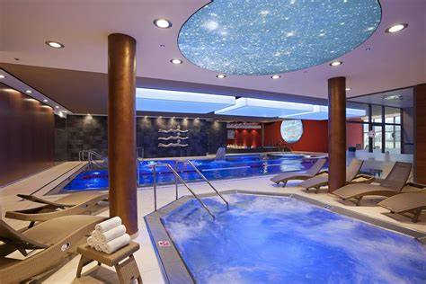 Wellness hotelový bazén a sauny