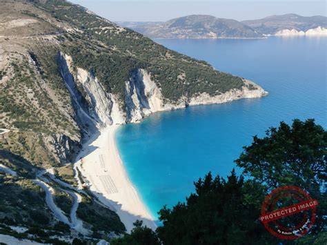 Myrtos Beach medzi bielymi útesmi