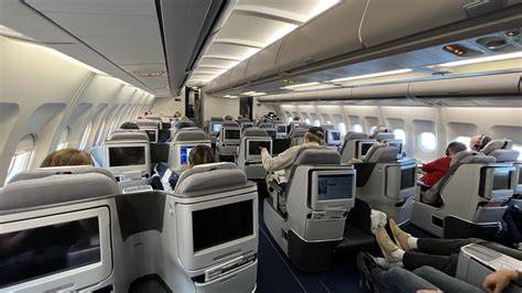 lietadlo Airbus A340 interiér