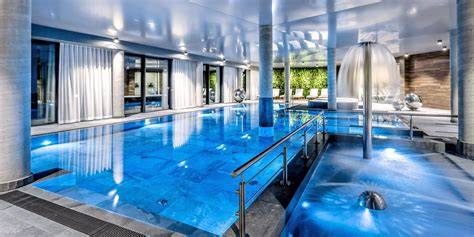 Wellness bazén a sauna v rezorte