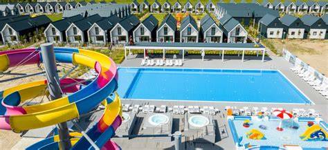 Pláž Holiday Park Resort piesok kamienky