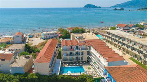 Plaza Bay Hotel a piesočnatá pláž Zakynthos