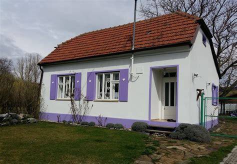 Levanduľová chalupa s wellness a levanduľovým poľom