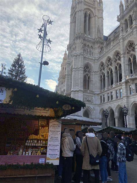 Viedenské vianočné trhy na Radničnom námestí